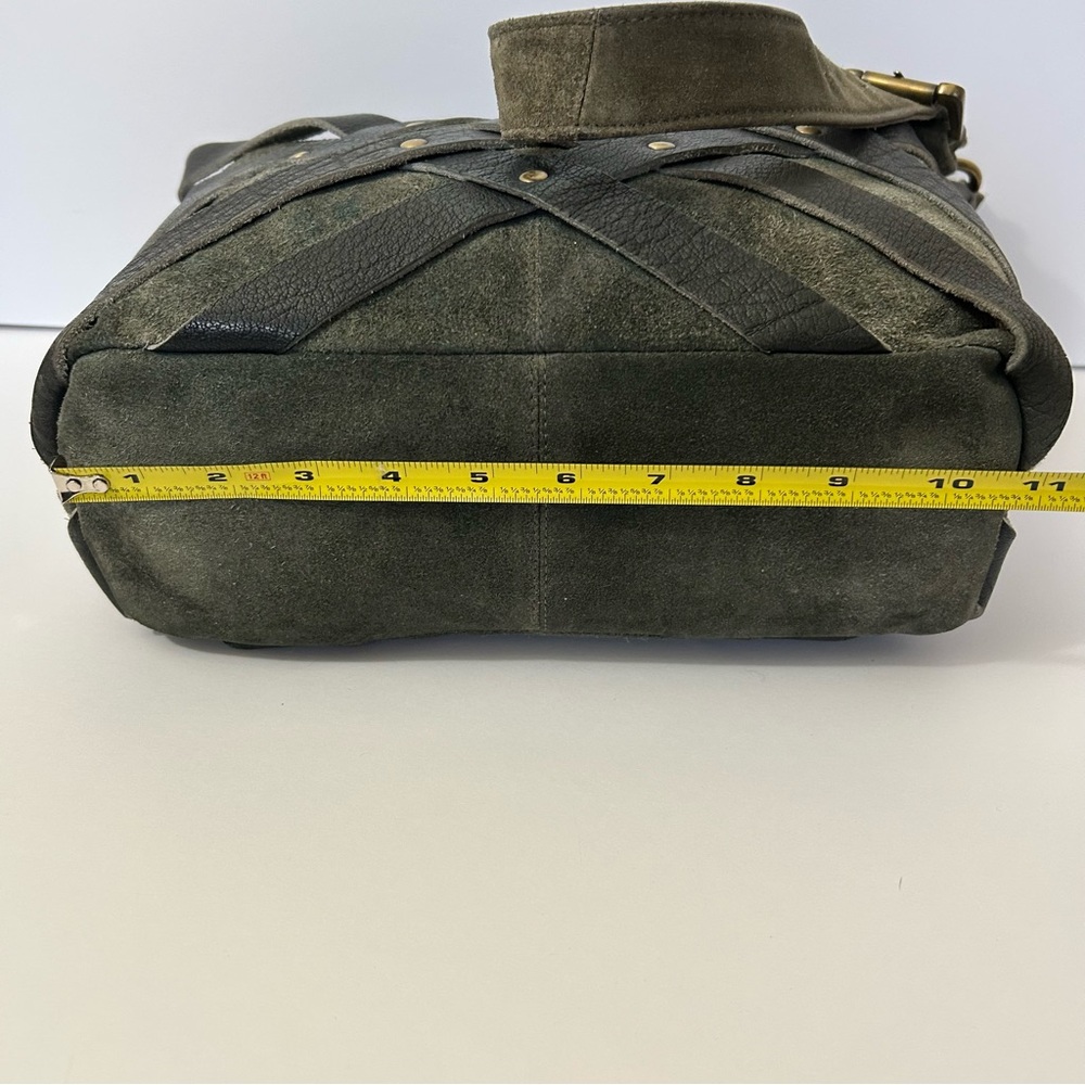 UO - Deena & Ozzy - Elegant Green Suede and Leather Boho Shoulder/Crossbody Bag - Picture 13 of 16